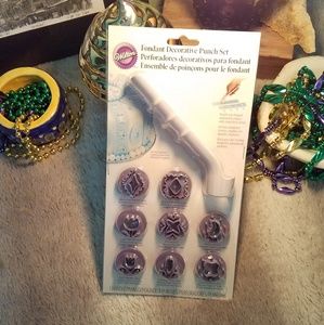 🔥NWT🔥Fondant Decorative Punch Set